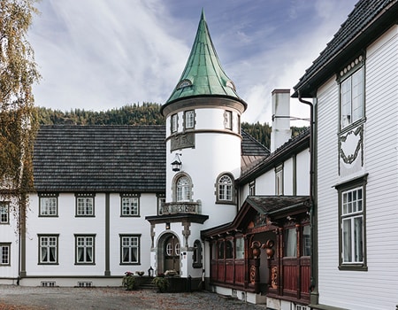 Bårdshaug courtyard