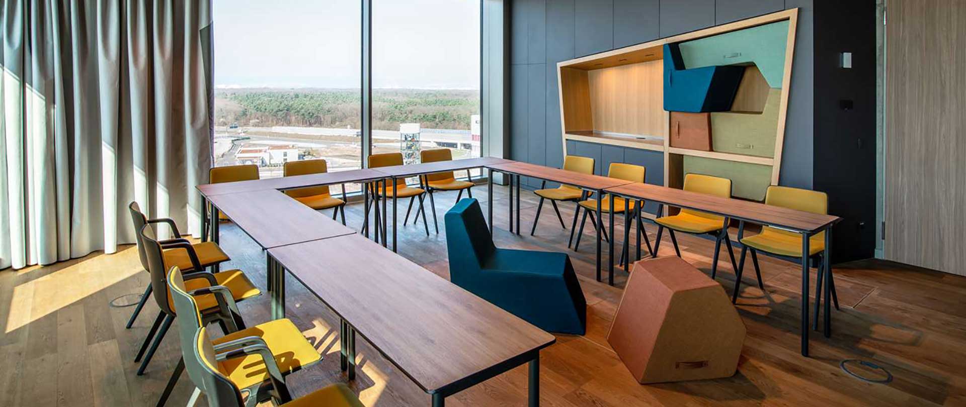 b-mine Frandfurt Airport Meeting Room