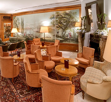 Lounge at the Grand Hotel Cravat 